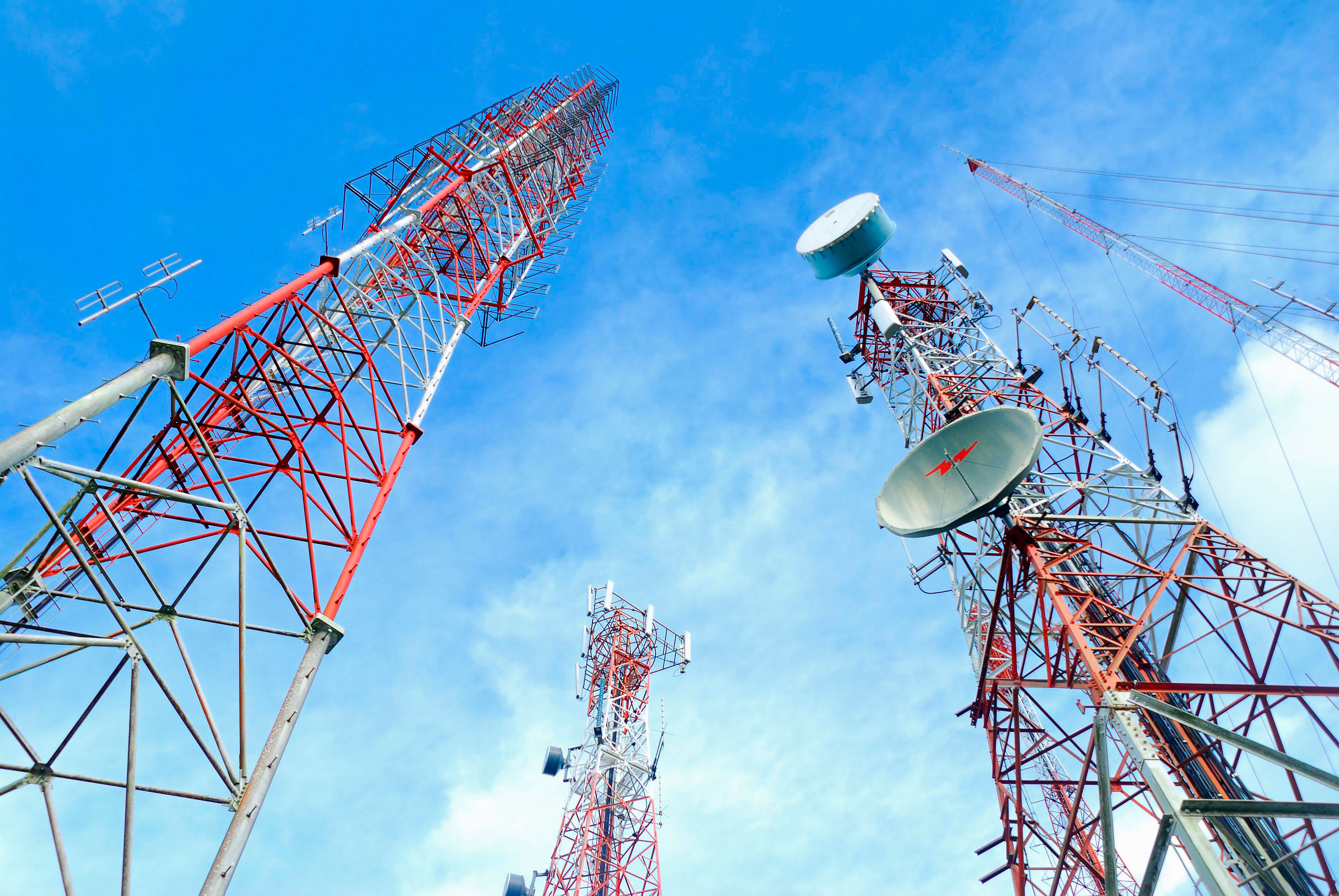 <small>SOMOS EXPERTOS EN LA INSTALACIÓN DE </small> SISTEMAS DE TELECOMUNICACIONES